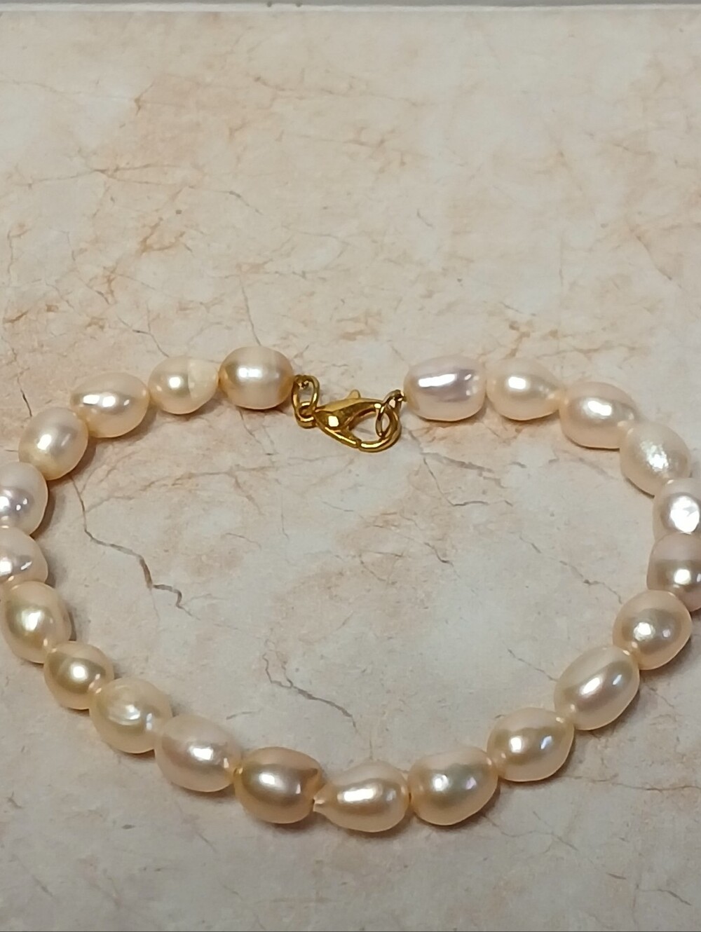 8inch Classic Cream Freshwater Pearl Bracelet with Gold Clasp